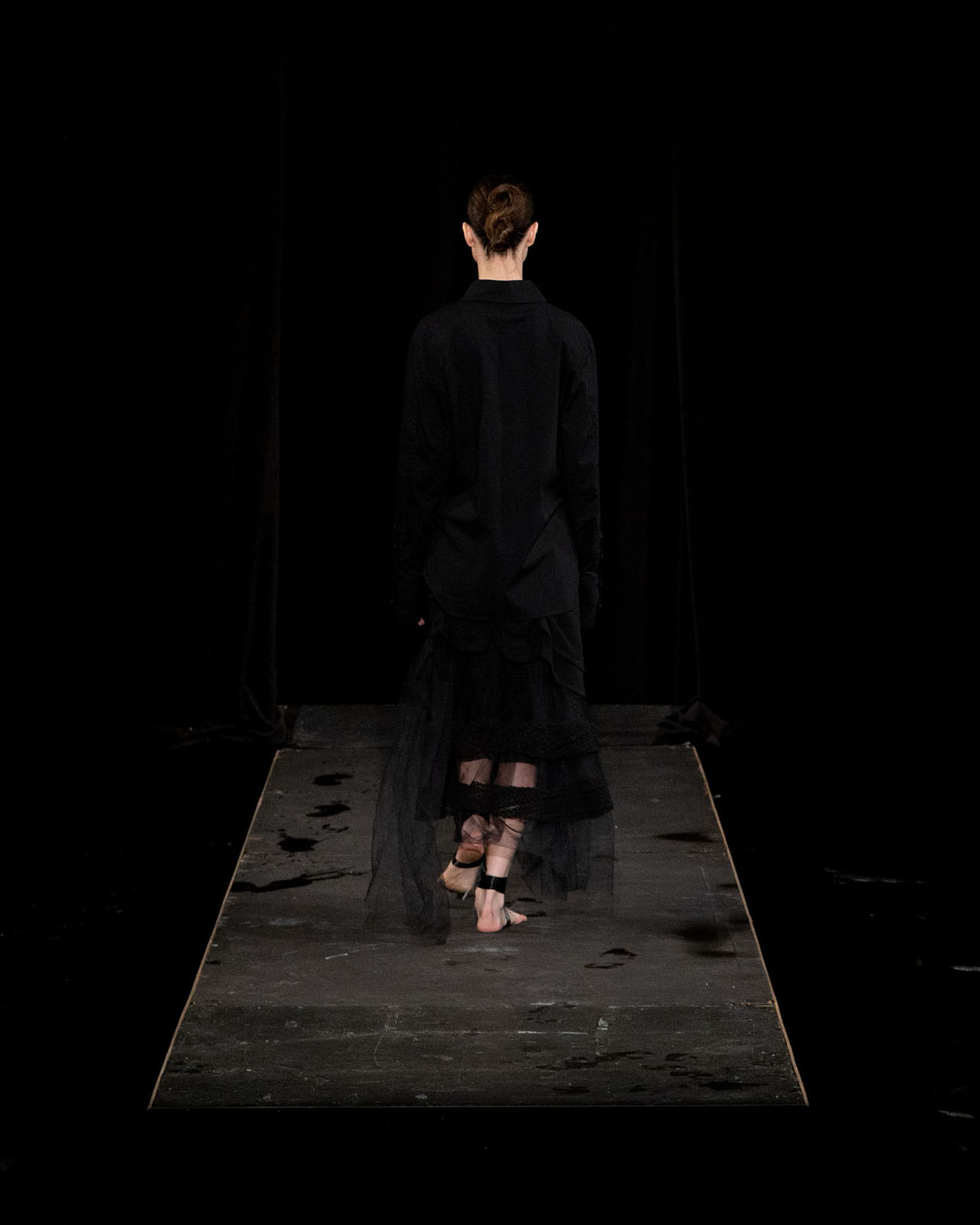 Myus Bow Button Up, look 1, rear view